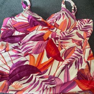 Tankini Top Never worn XXL